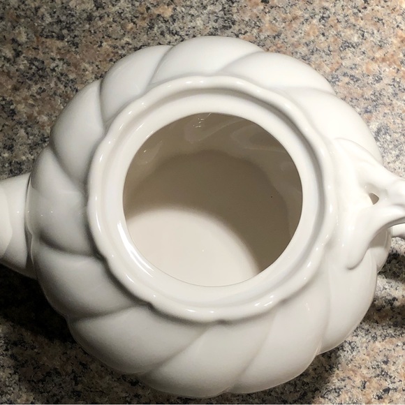 COPY - Harry & David white tea pot with cardinal on top. - Picture 5 of 7